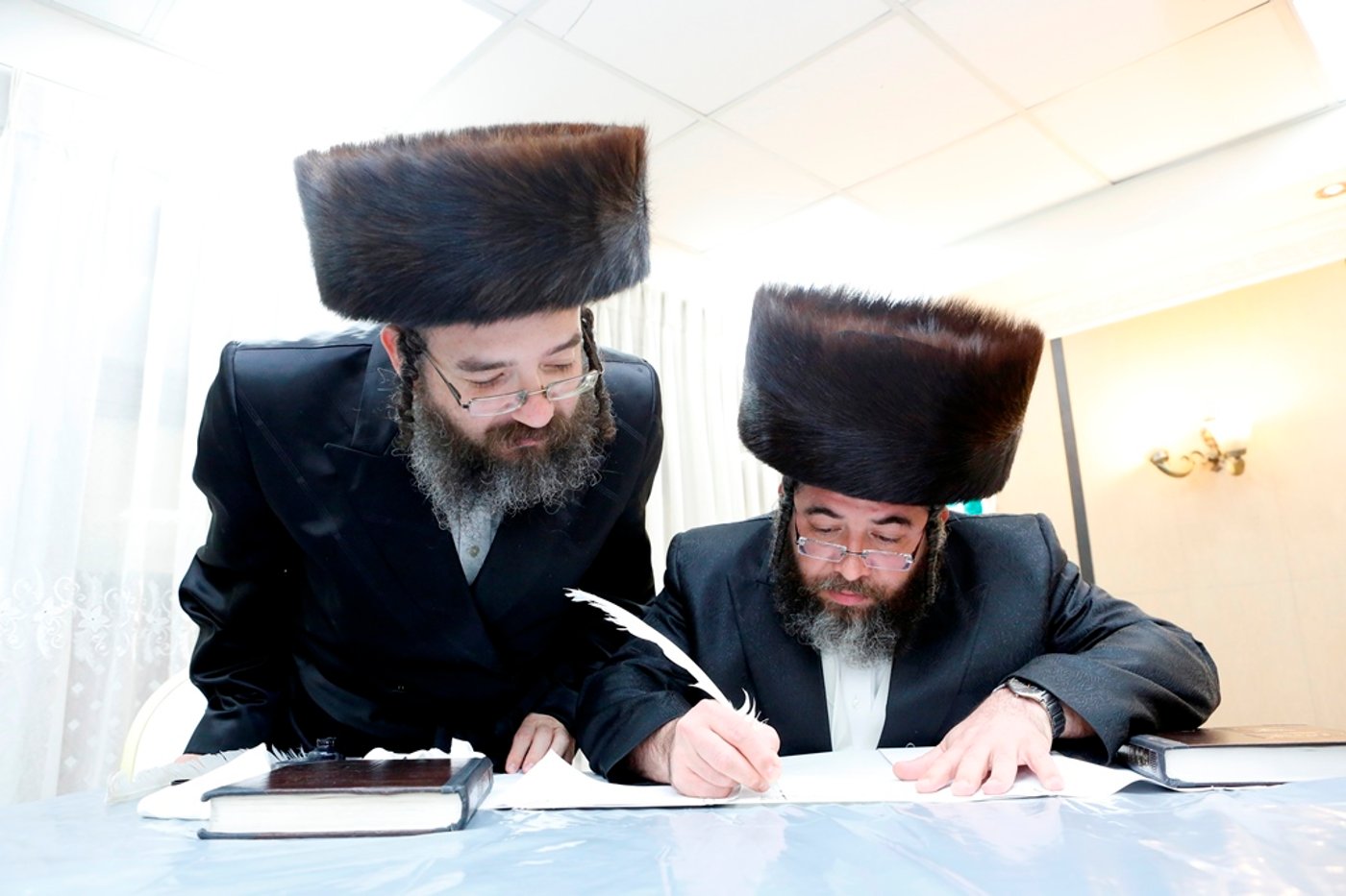 המתמידים החלו בכתיבת ס"ת לע"נ רבם זצ"ל • וידאו וגלריה