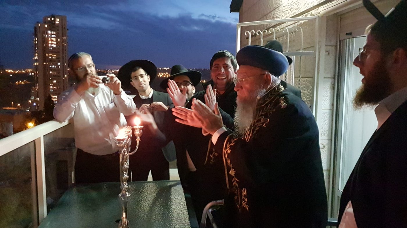 תיעוד: ההדלקה של זקן הראשונים לציון הגאון רבי אליהו בקשי דורון