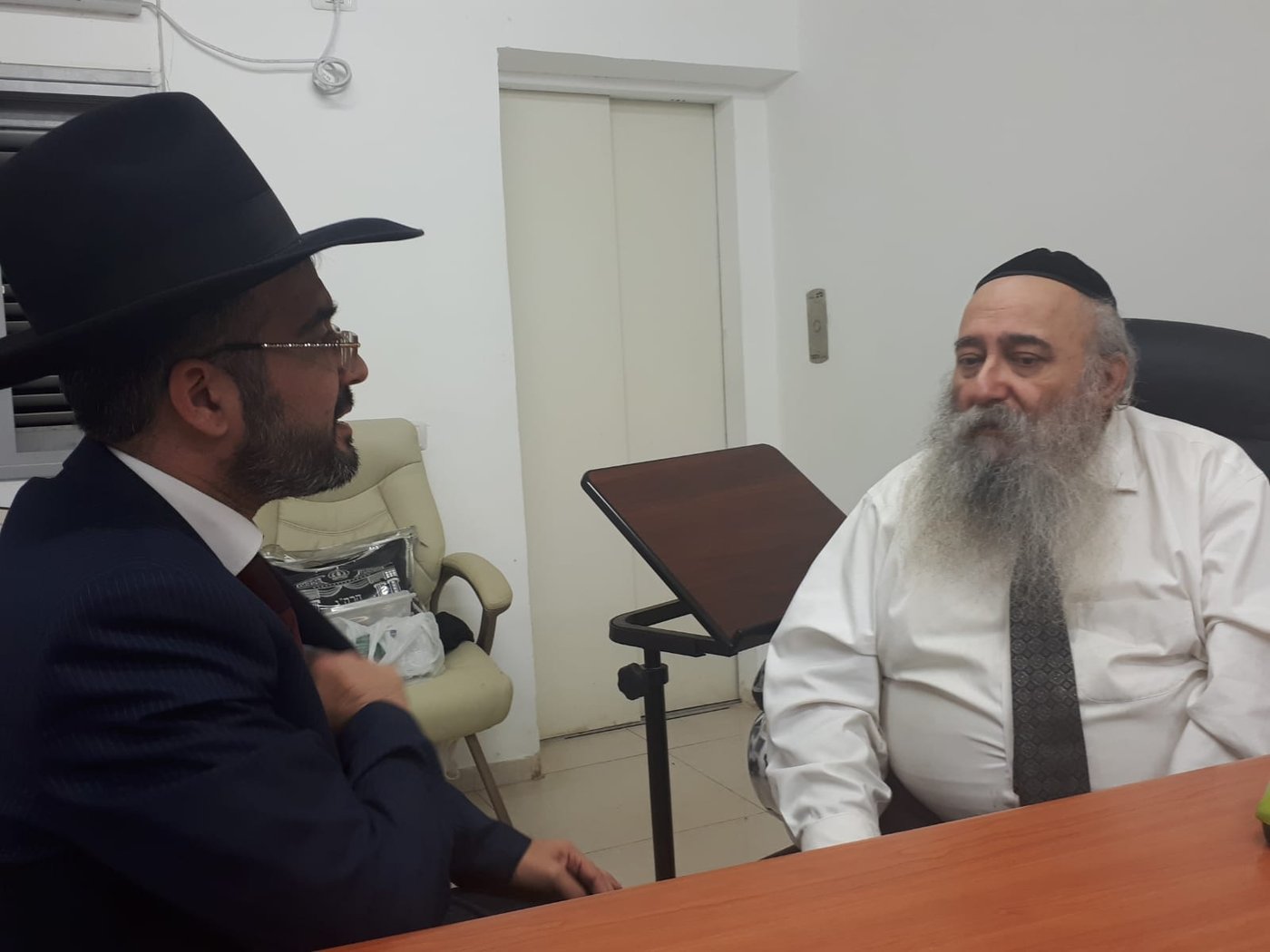 הסגן השס"י בב"ב בבתי גדולי ישראל