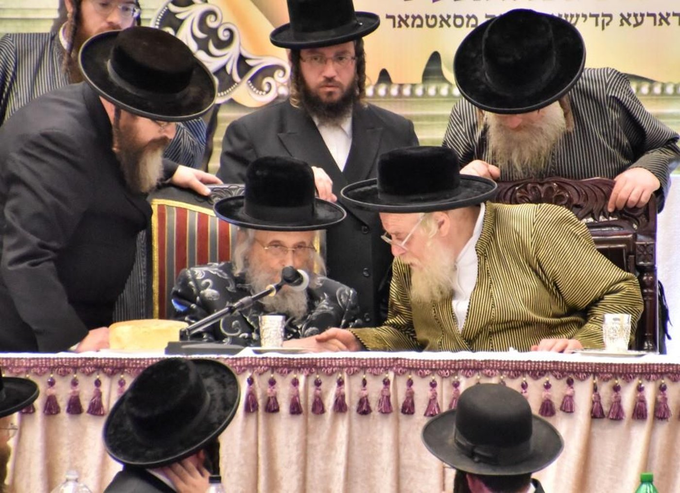 מעמד חלוקת פרסים לבחורי ישיבות 'תולדות אהרן'