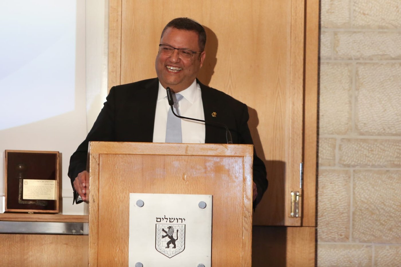 משה ליאון: "אני מתיישב על כסאו של דוד המלך"