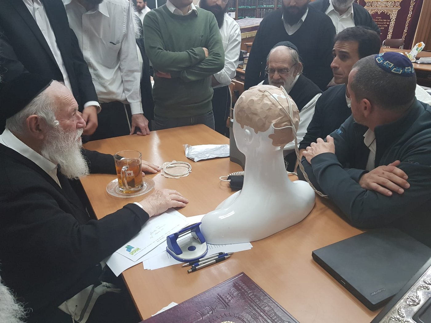בבית הרב זילברשטיין
