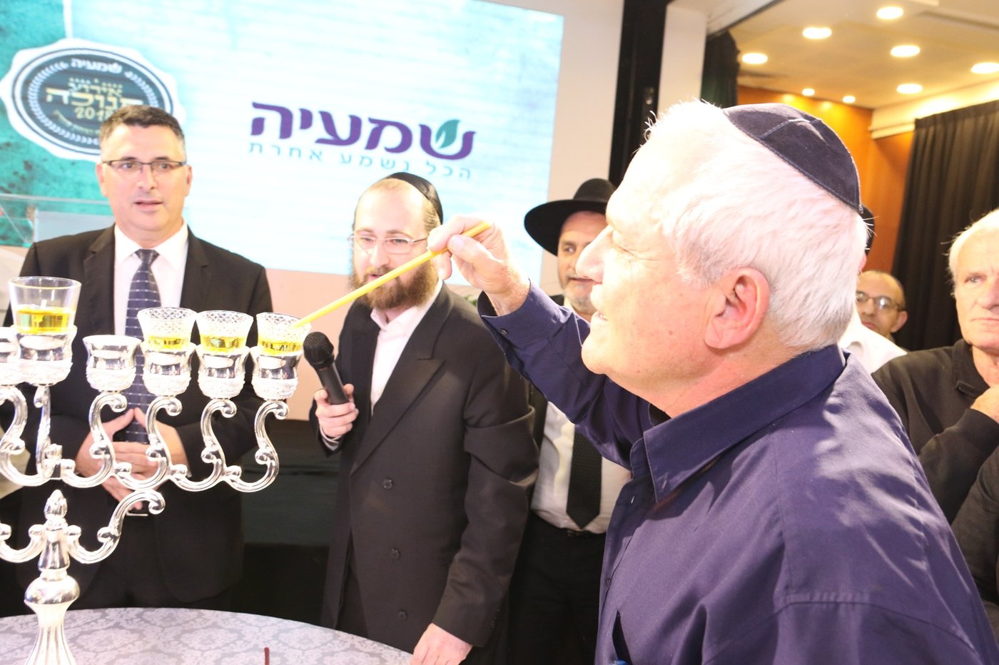 השרים והח"כים איחלו חנוכה שמח לחרשים בשפת הסימנים
