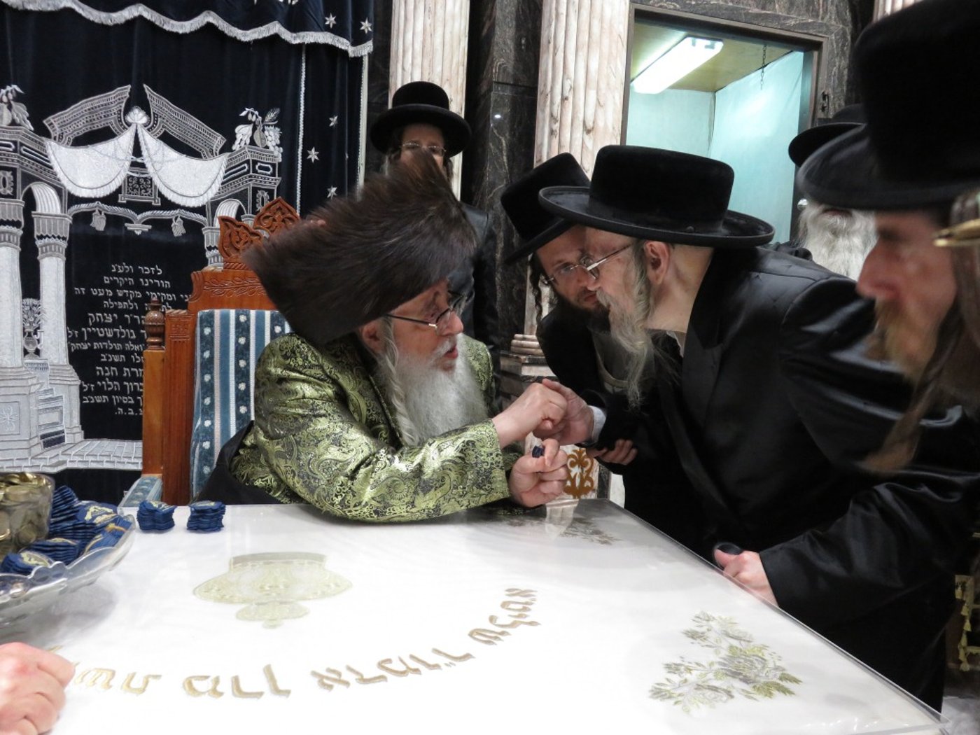 תיעוד מסכם: ימי החנוכה בחצר הקודש צאנז