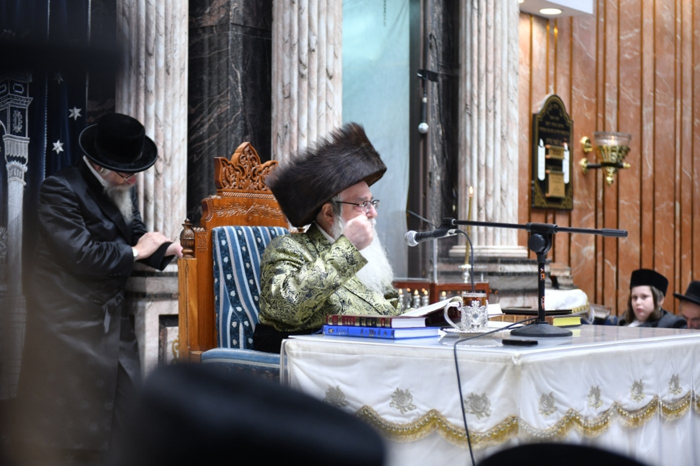 תיעוד מסכם: ימי החנוכה בחצר הקודש צאנז