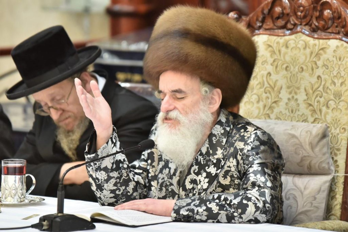 חנוכה בחצר הקודש ויז'ניץ • צפו בגלריה