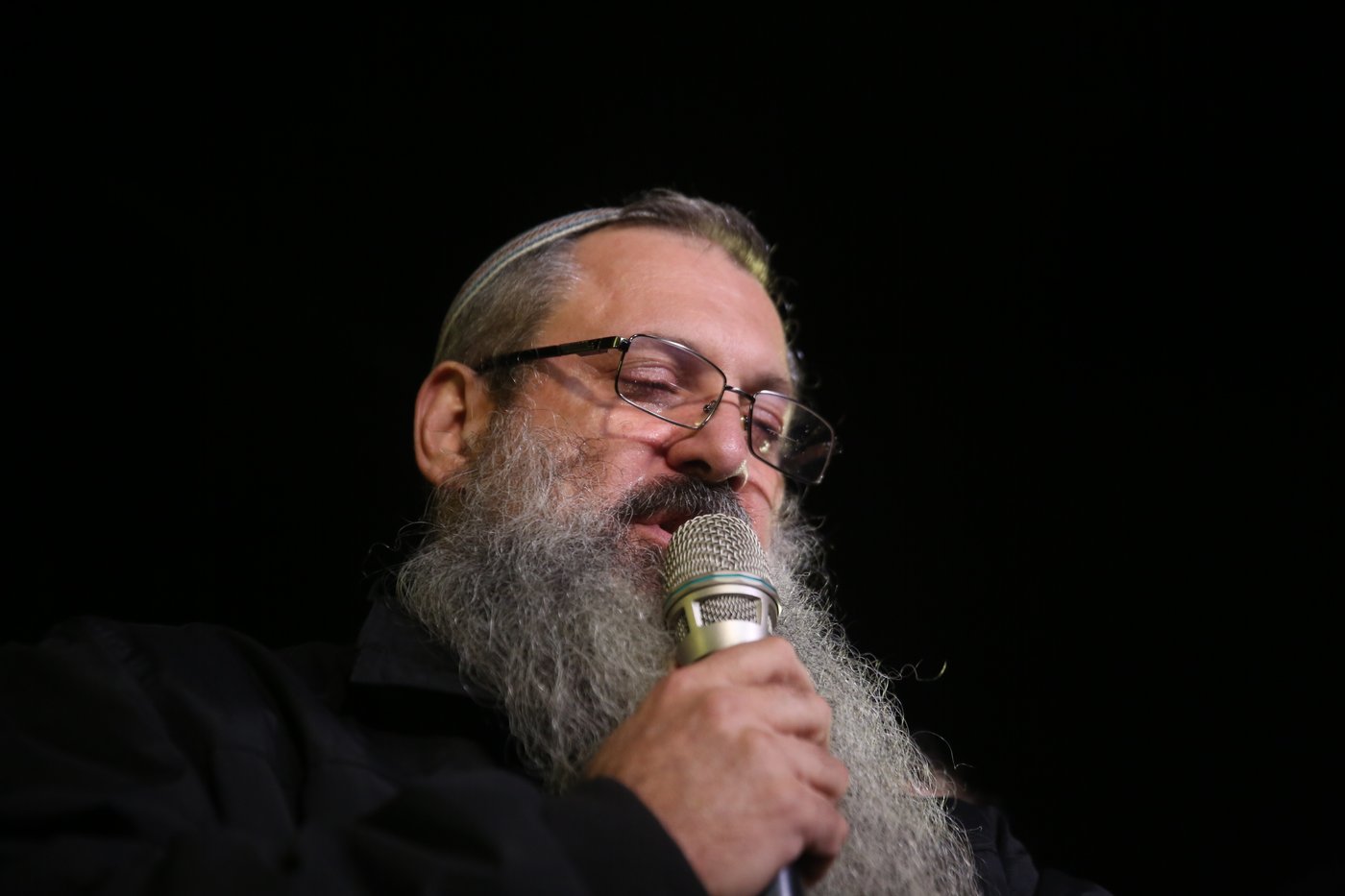 המונים בהלויית הפעוט שנרצח בפיגוע: "זכה לקיים מצוות"