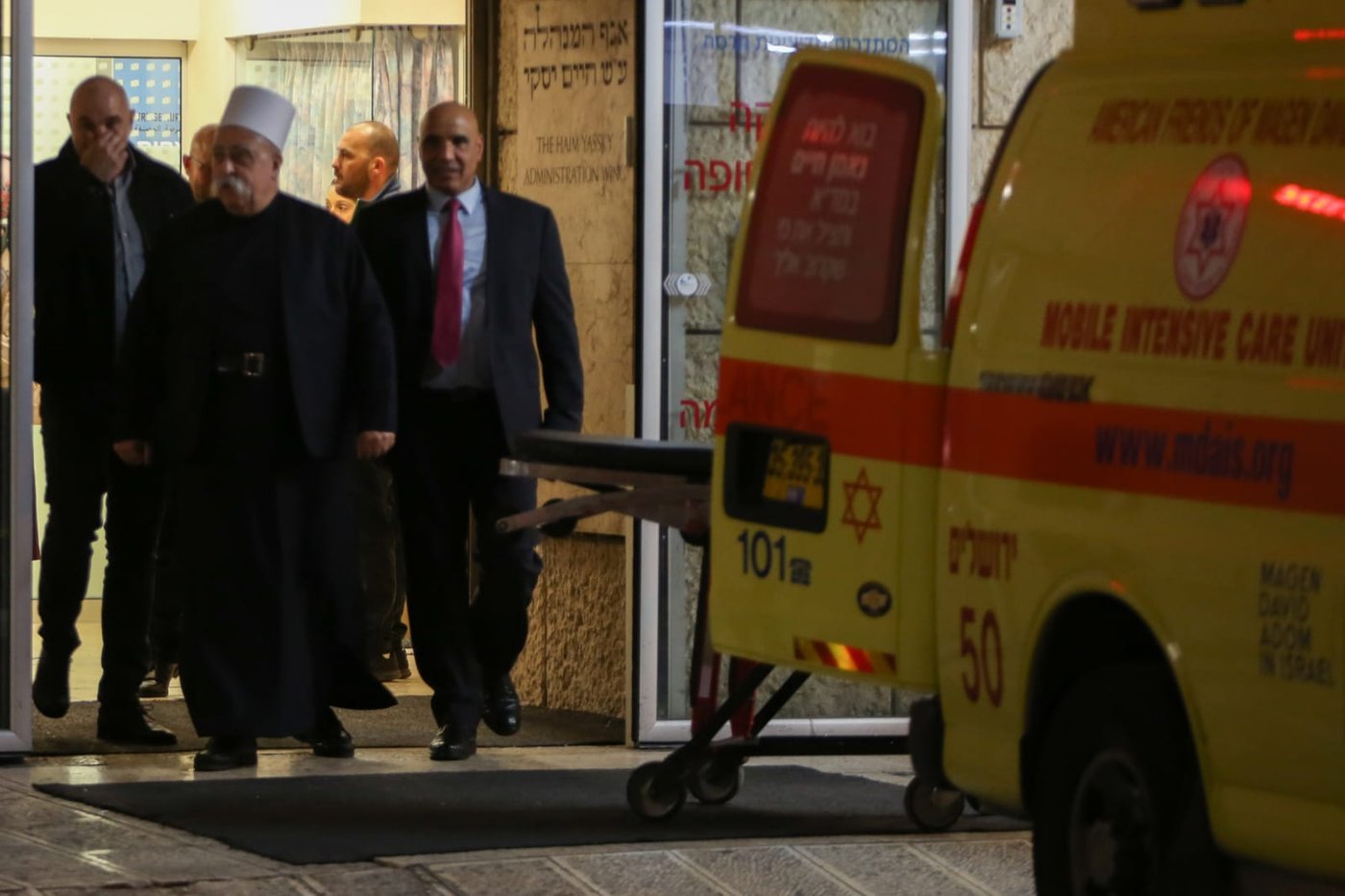 השייח טריף, חברו של קרא, ליווה אותו לבית החולים