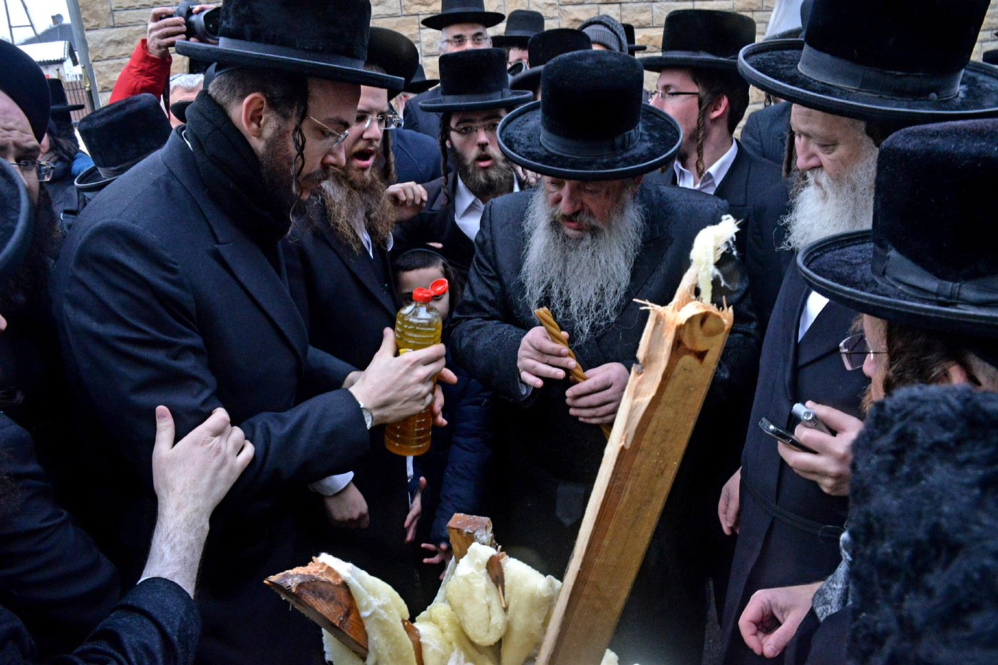 המסע המרגש של האדמו"ר והילד היתום