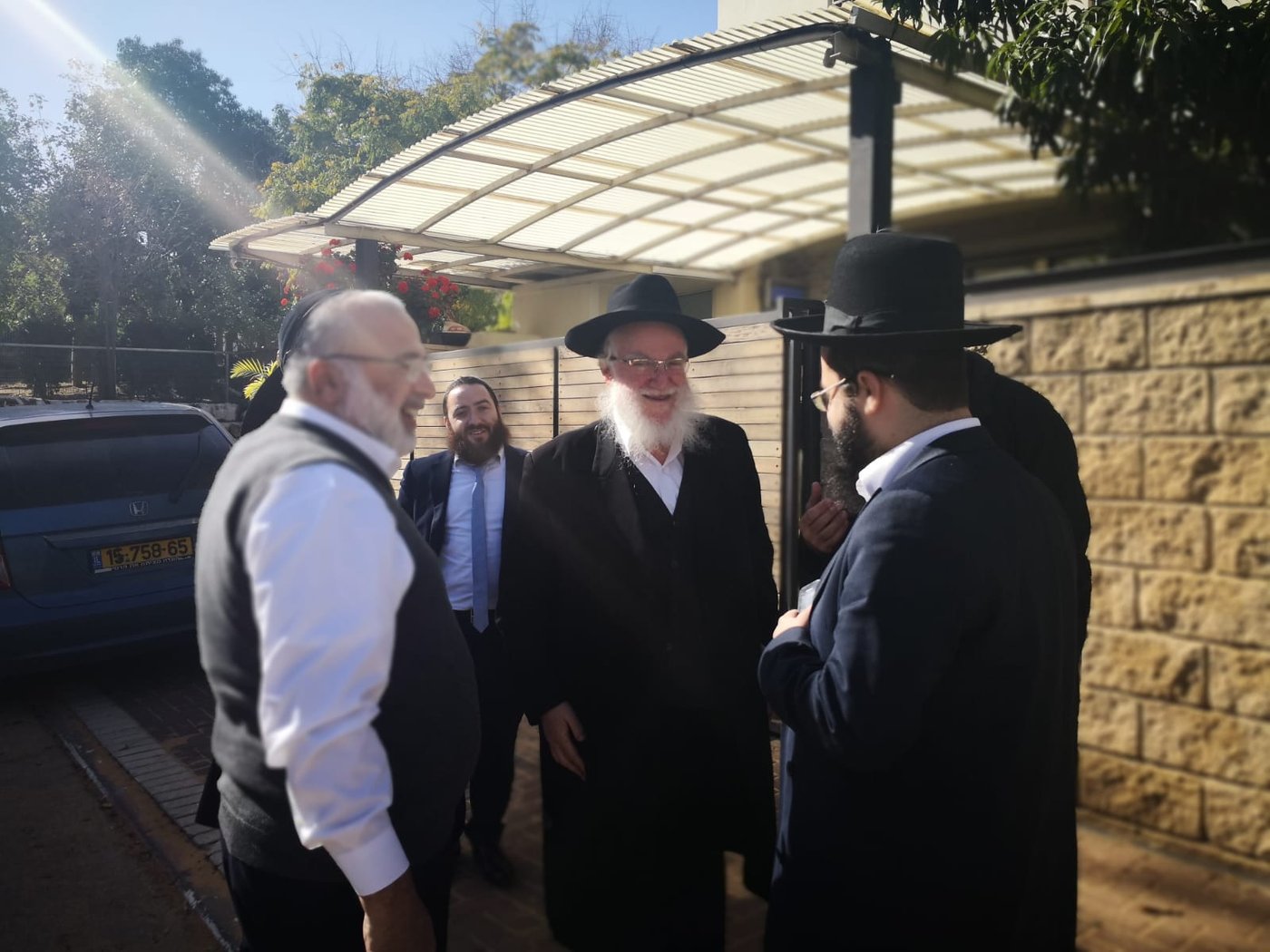 יענקי קנייבסקי ונציגי חב"ד בבית 'נגיד השלום' אייל משיח