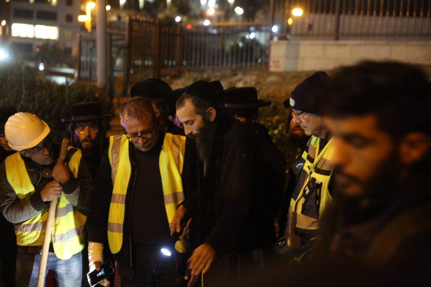 המאבק החדש של הקיצונים: חילולי קברים בירושלים