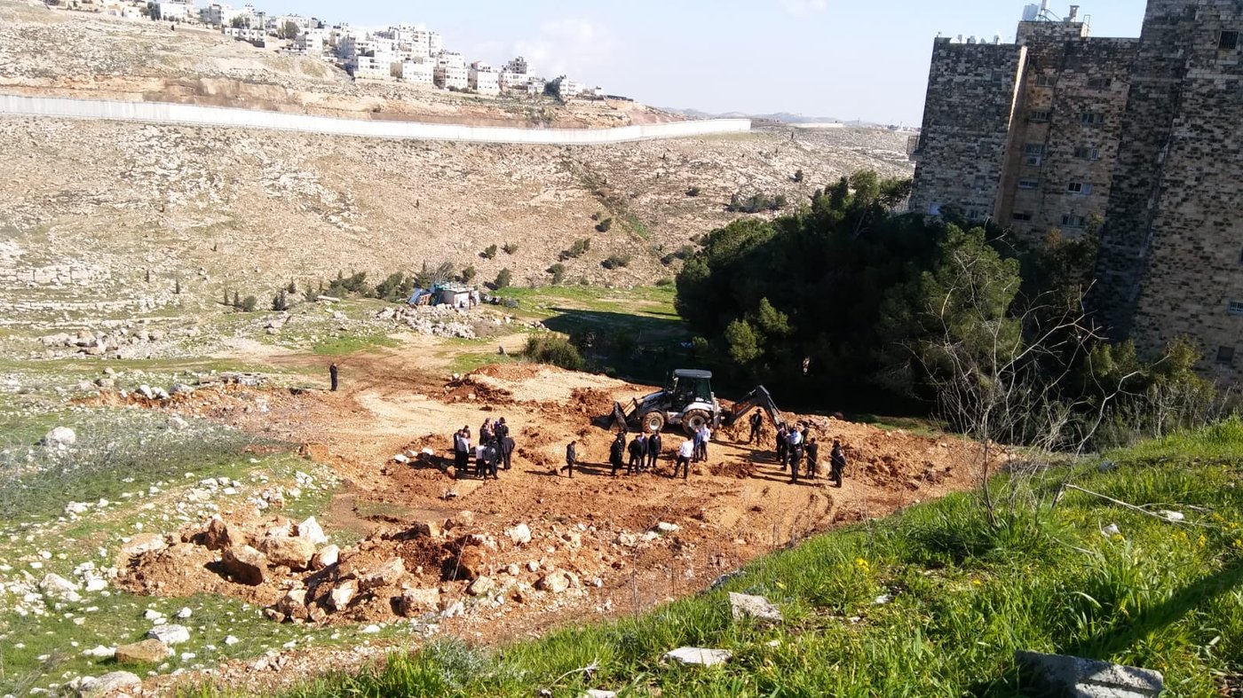 העירייה איימה בפינוי; הילדות זעקו - "השם הוא האלוקים"