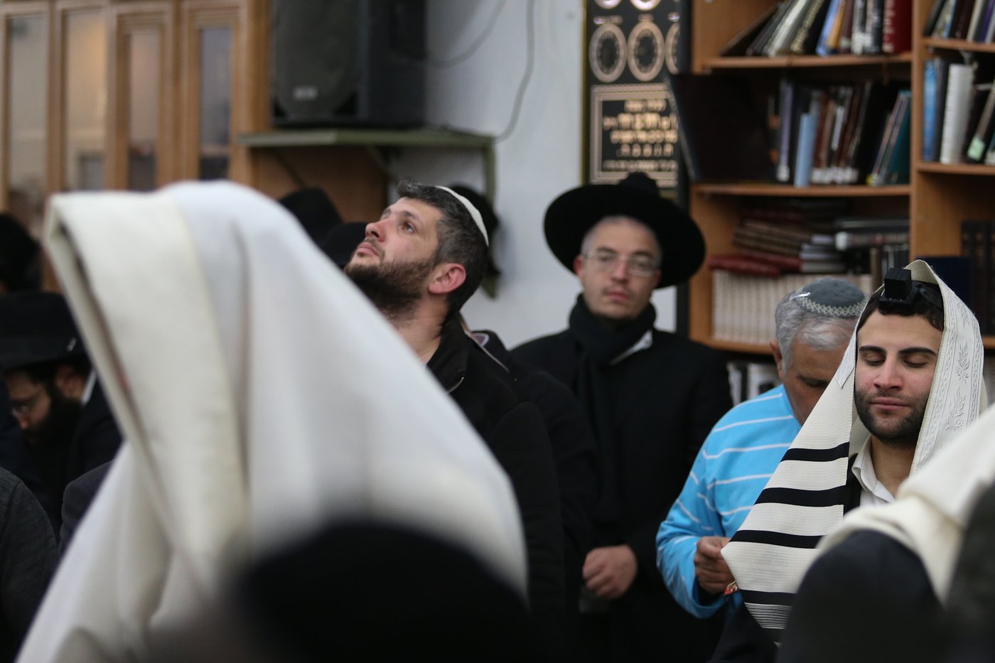 צפו: תיקון שובבי"ם עם הראשון לציון והגר"י כהן