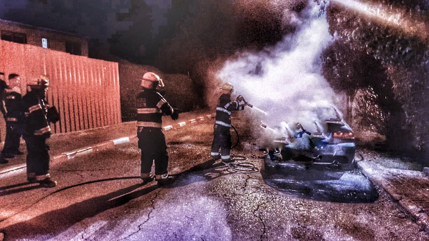 הלילה בבית שמש: שני רכבים נשרפו כליל