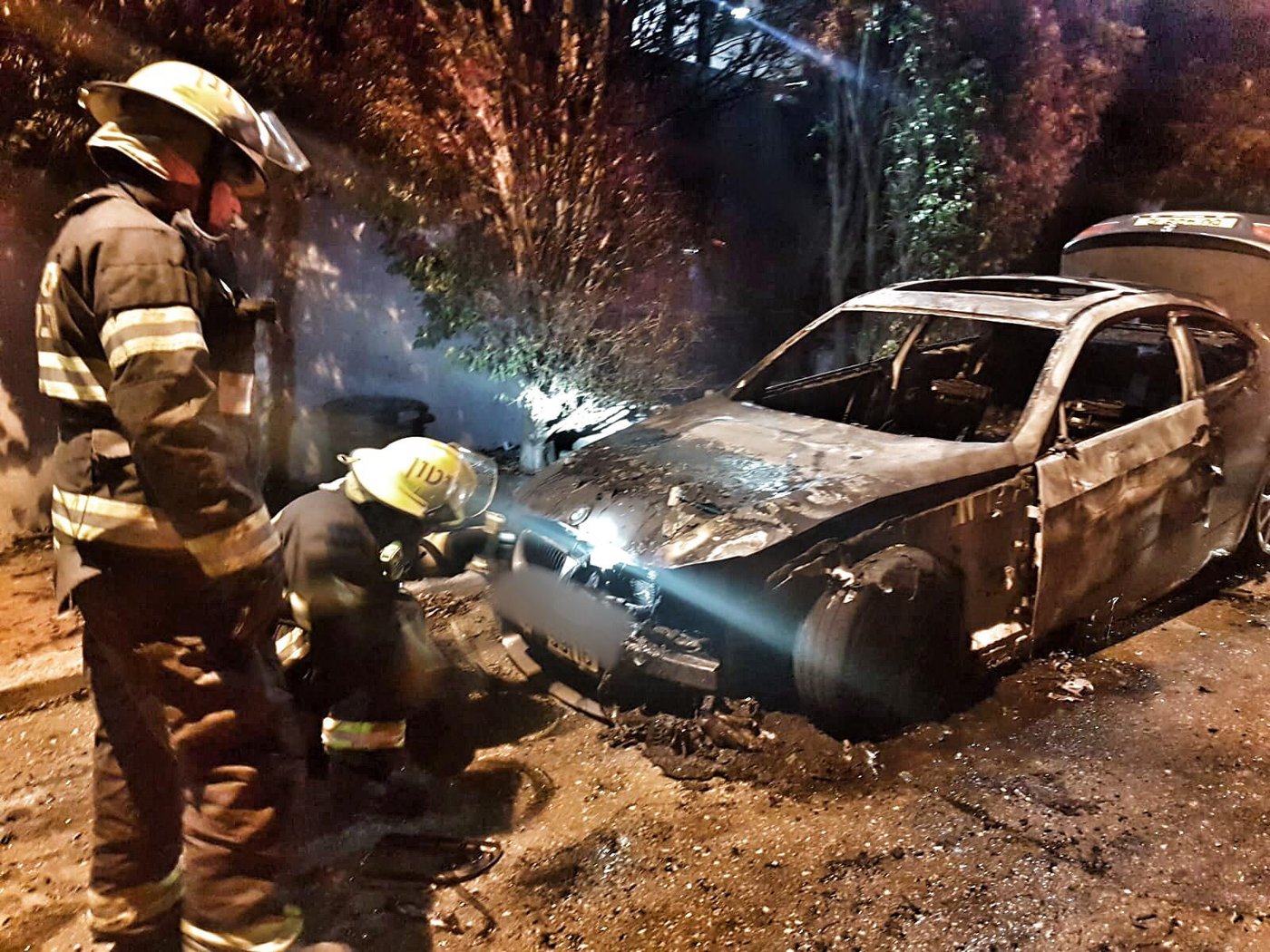 הלילה בבית שמש: שני רכבים נשרפו כליל