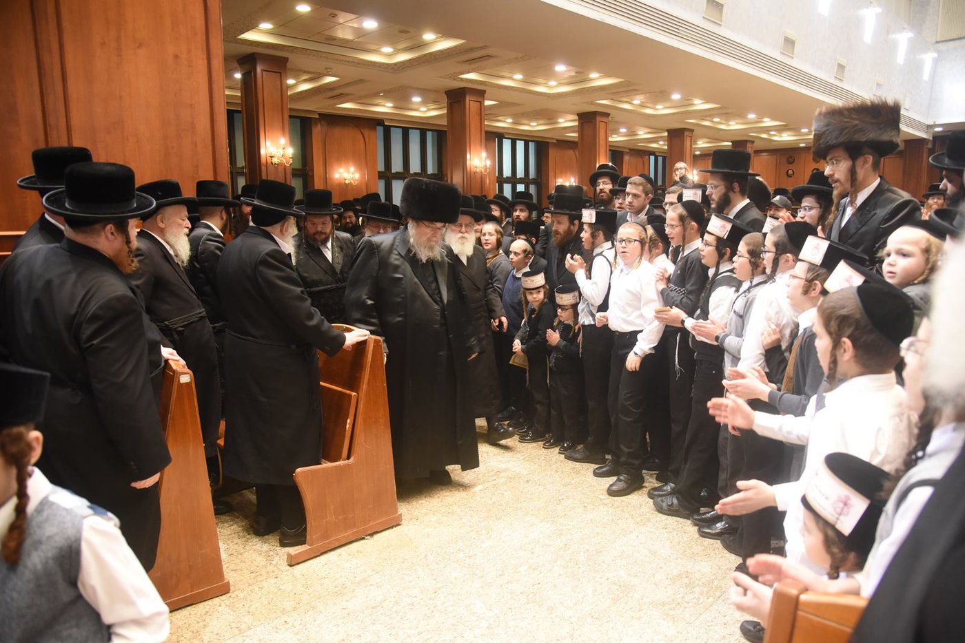 בבעלזא חגגו בברית מילה ו'קרישמע-ליינען'
