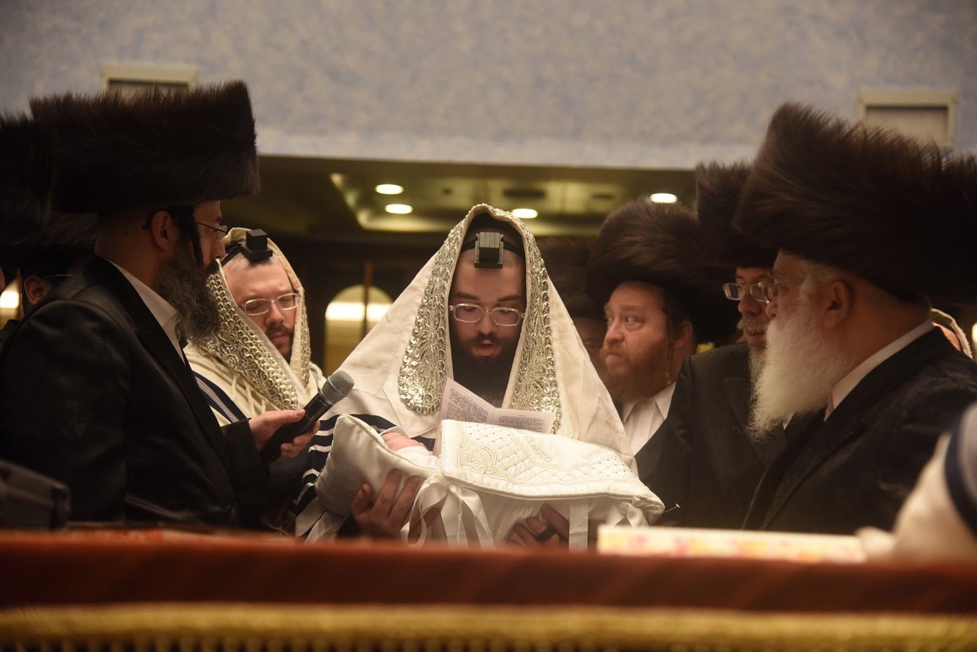 בבעלזא חגגו בברית מילה ו'קרישמע-ליינען'