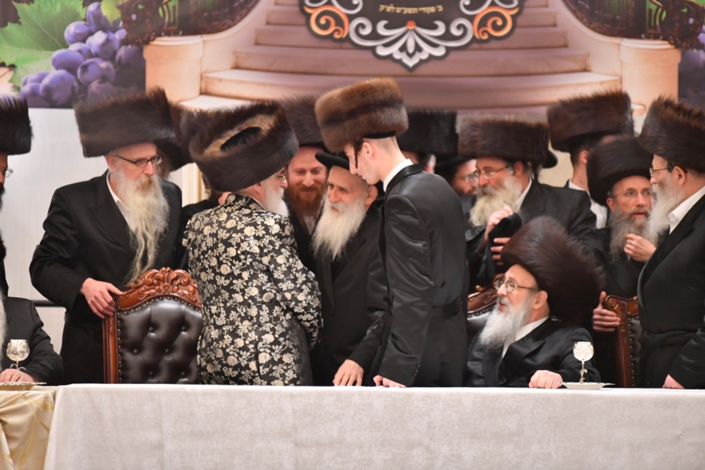 תיעוד מיוחד: שמחת בית ויז'ניץ בבורו פארק