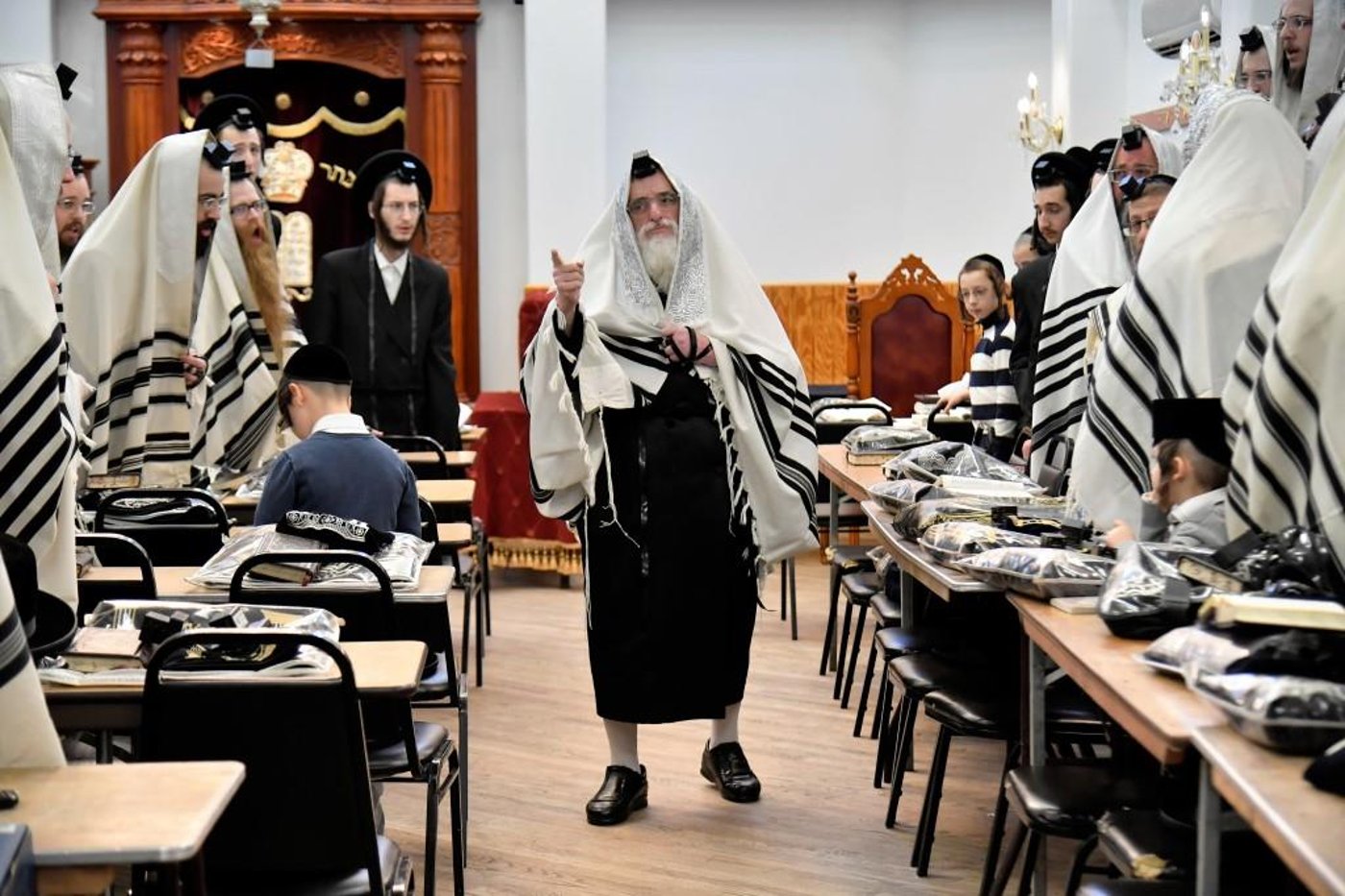 האדמו"ר בתפילה בארה"ב