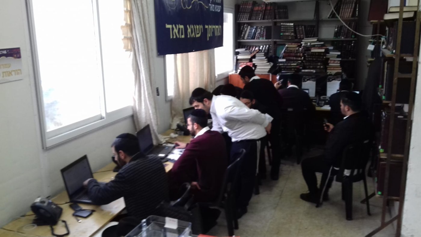 ישיבת אורחות דוד - כל תלמיד הוא בן יחיד