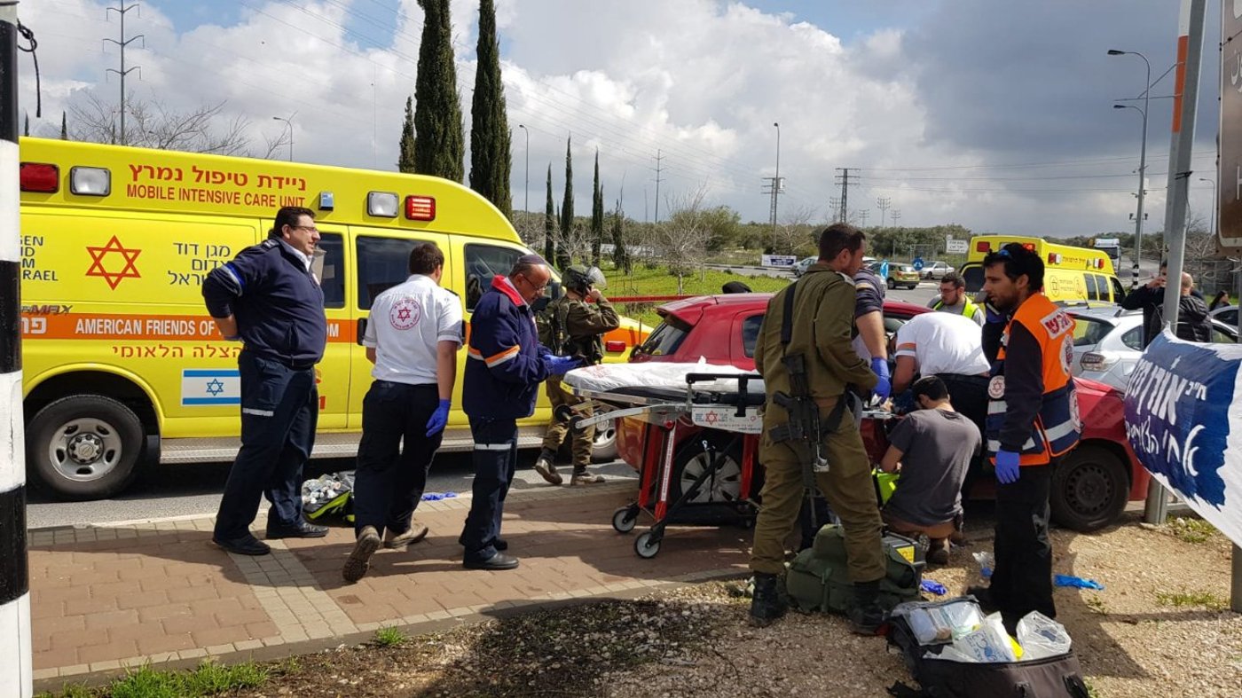 שלב אחר שלב: המחבל תקף חייל, גנב את נשקו ופתח בירי