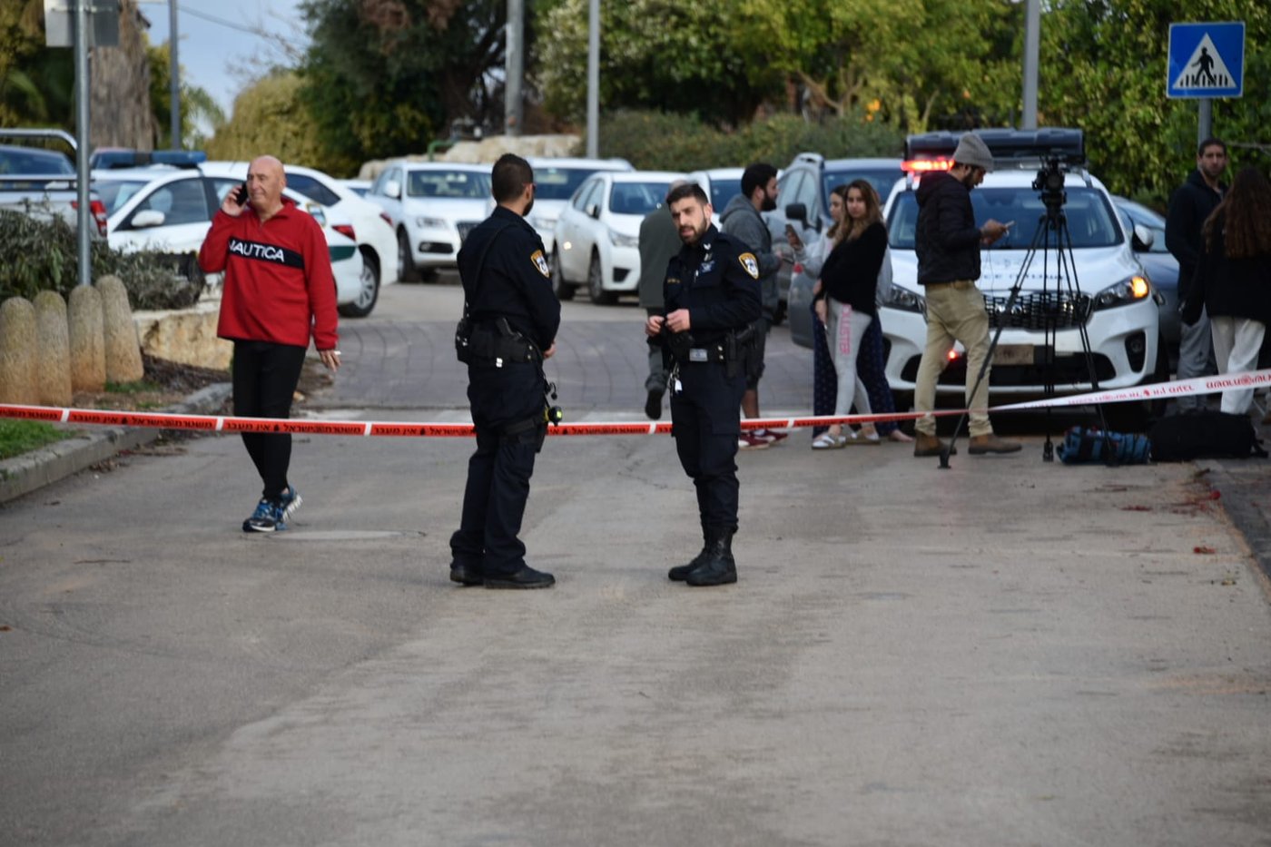 רקטה מעזה פגעה בבית במושב בשרון; 7 בני אדם נפצעו