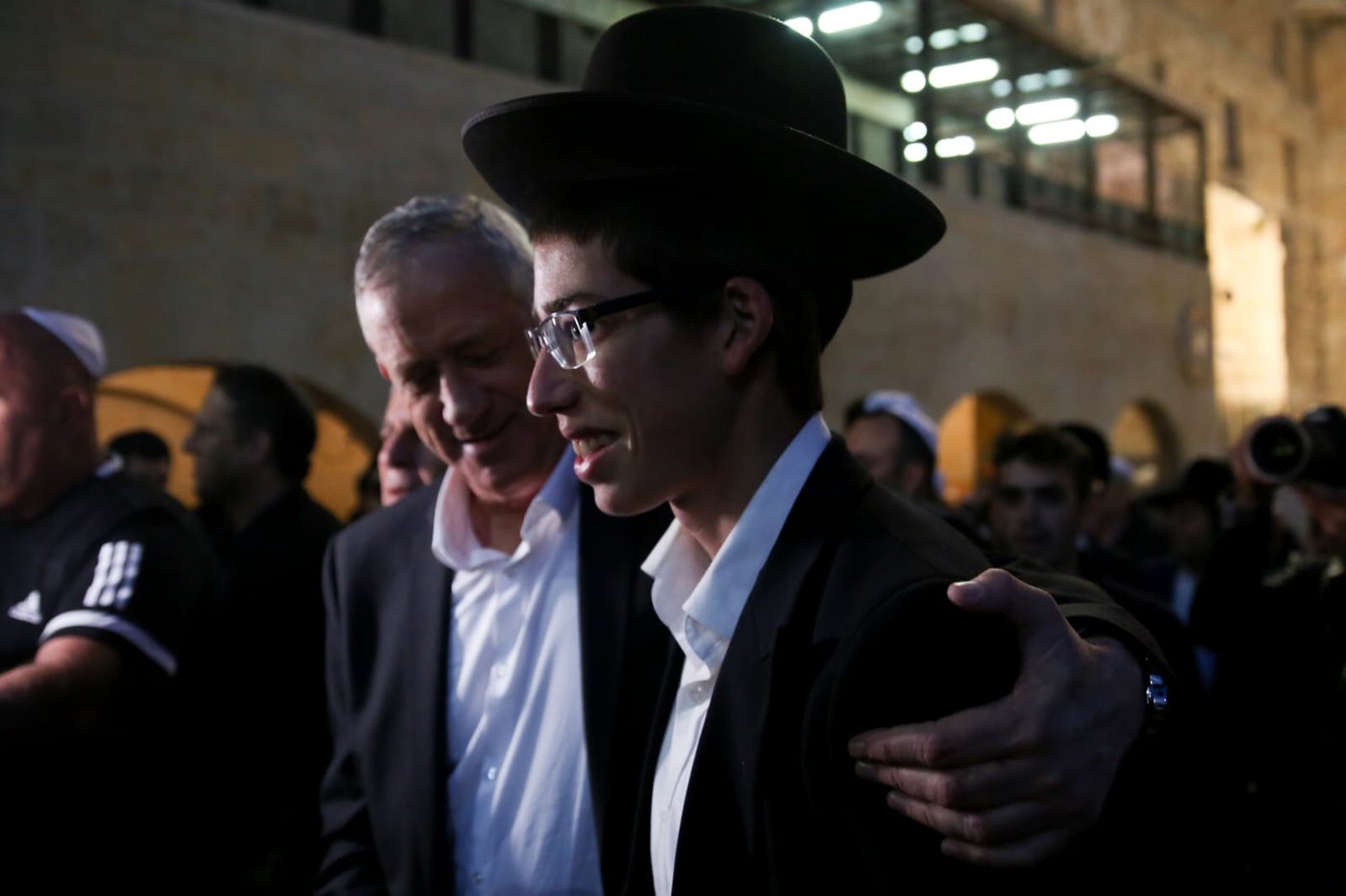 שריד בית המקדש כאתר פוליטי? גנץ ביקר בכותל המערבי