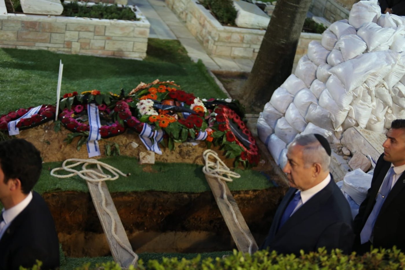 הלווייתו של זכריה באומל הי"ד בהר הרצל