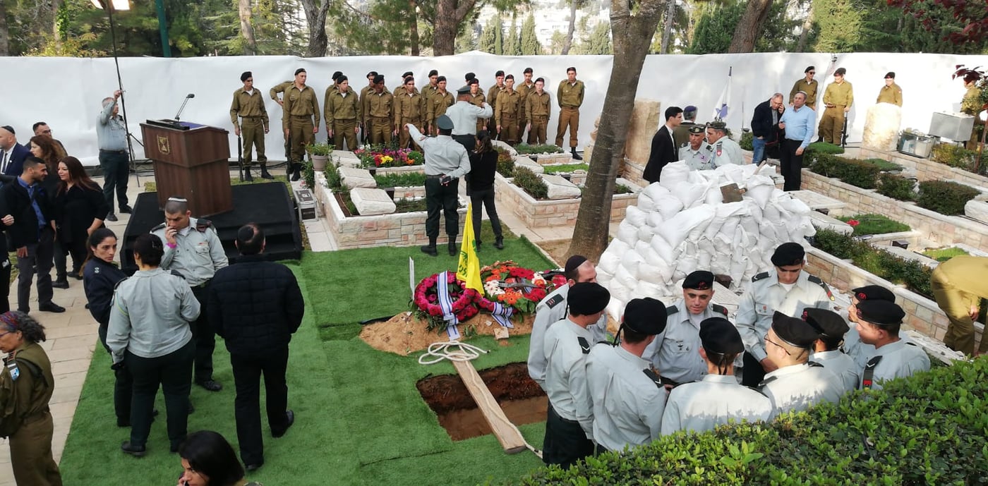 הלווייתו של זכריה באומל הי"ד בהר הרצל