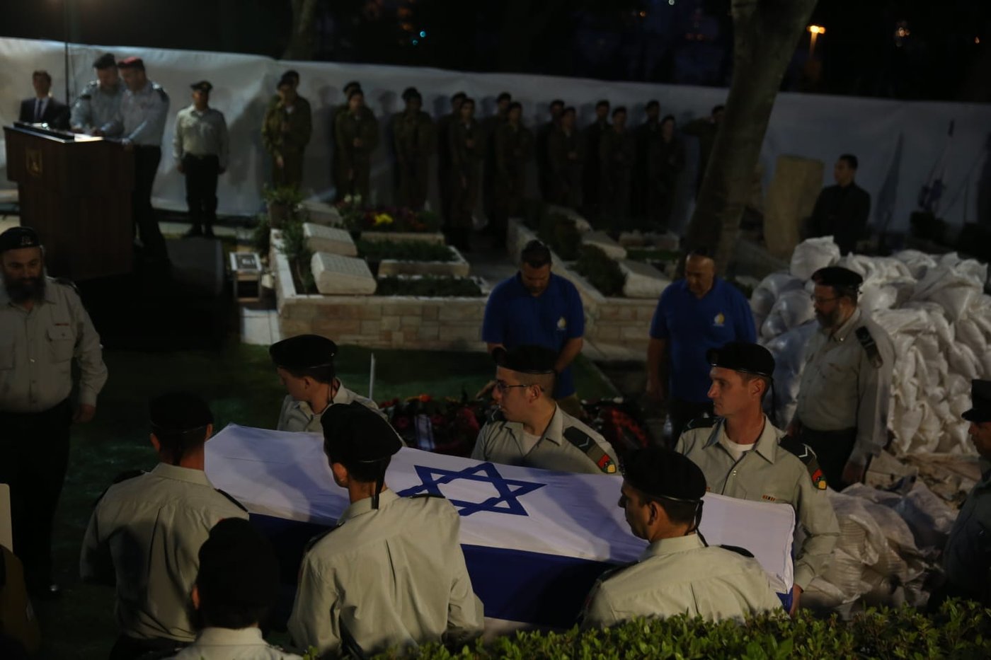 הלווייתו של זכריה באומל הי"ד בהר הרצל