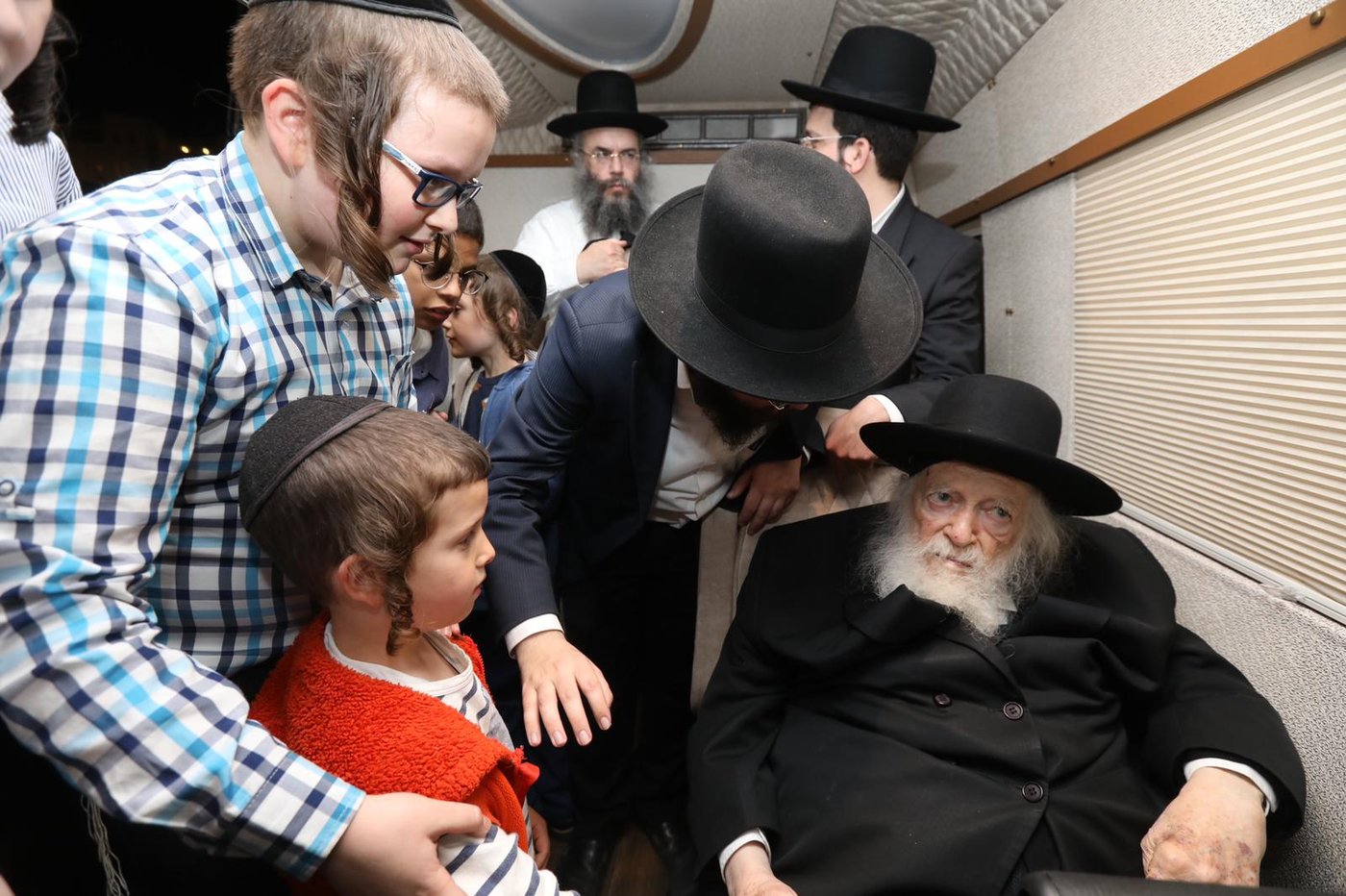 שה"ת בתפילת היתומים • תמונות נדירות