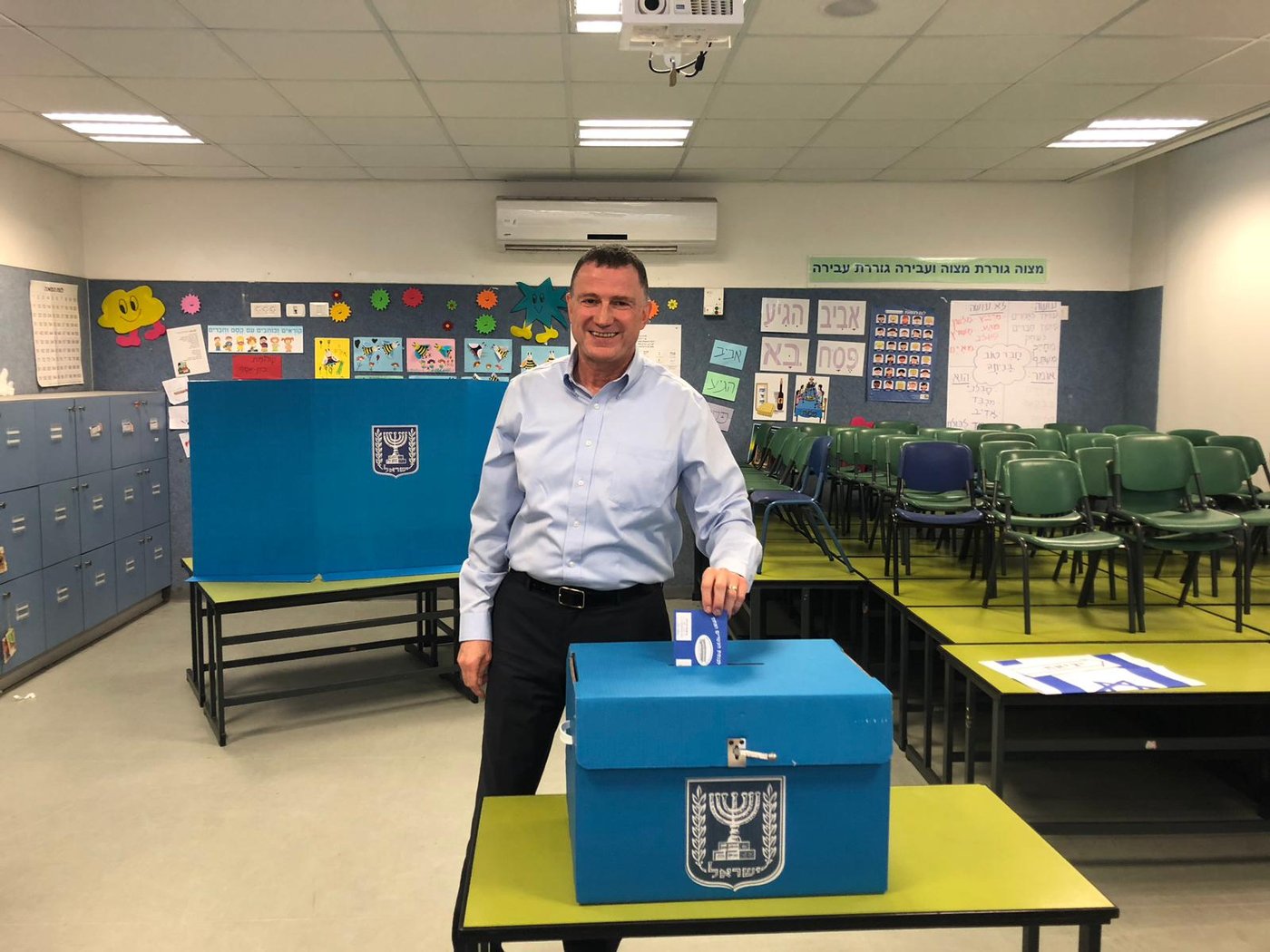ישראל בוחרת • שעה וחצי לסגירת הקלפיות - 52% הצבעה