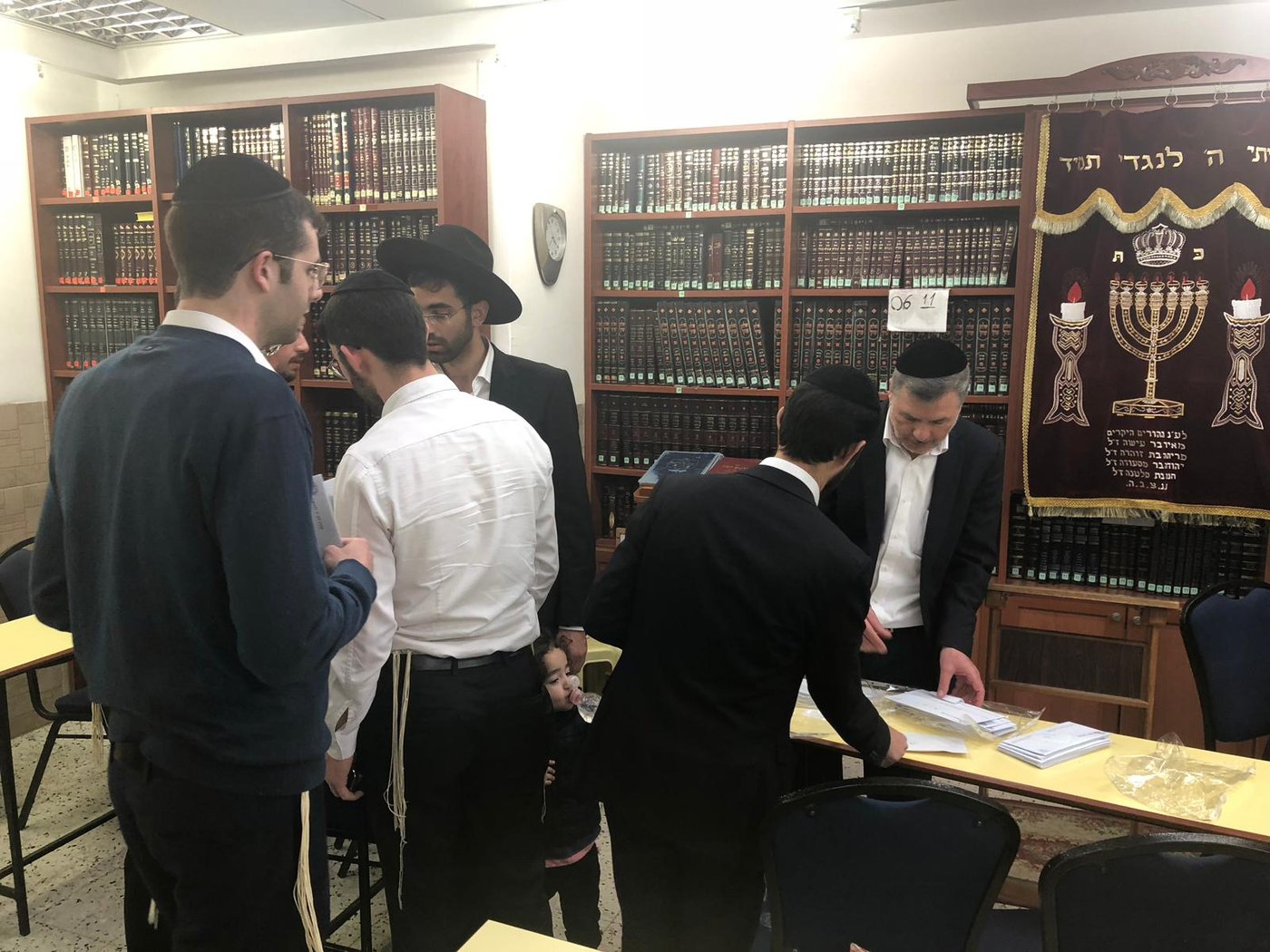 בסיומה של העצרת: האברכים קיבלו קמחא דפסחא