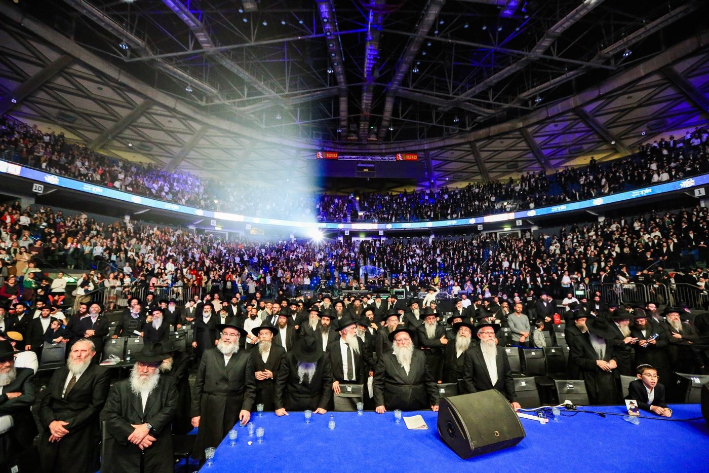 החב"דניקים מילאו את נוקיה ביום הולדתו של הרבי מליובאוויטש