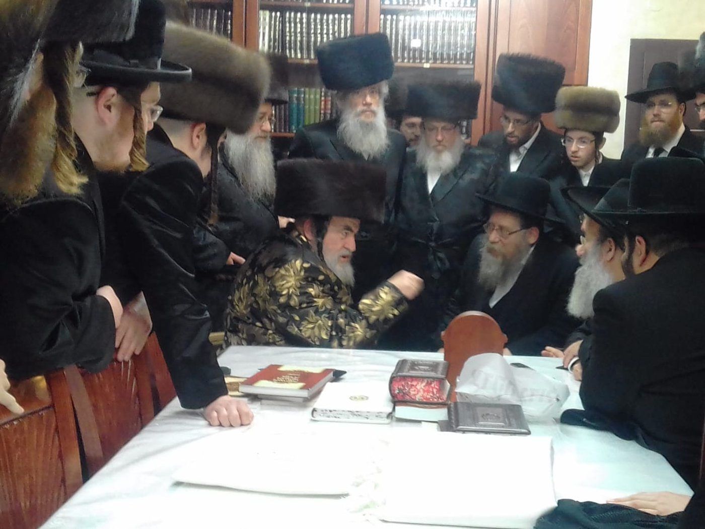 האדמו"ר לרבני העיר בני ברק: החזון איש החשיב את ויז'ניץ