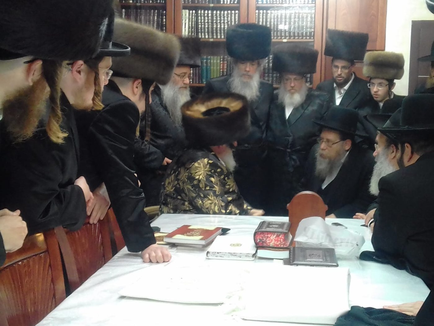 האדמו"ר לרבני העיר בני ברק: החזון איש החשיב את ויז'ניץ