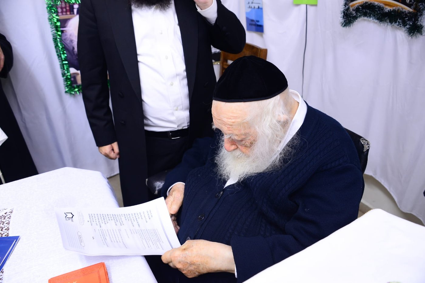 לראשונה: מעמד תפילה מיוחד בחדרו של מרן שר התורה