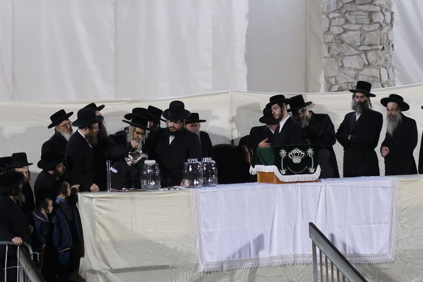 תיעוד מסכם: חג הפסח אצל האדמו"ר מסאטמר
