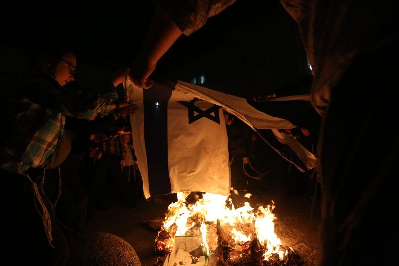 קיצונים תקפו רכב כיבוי - בגלל דגל ישראל