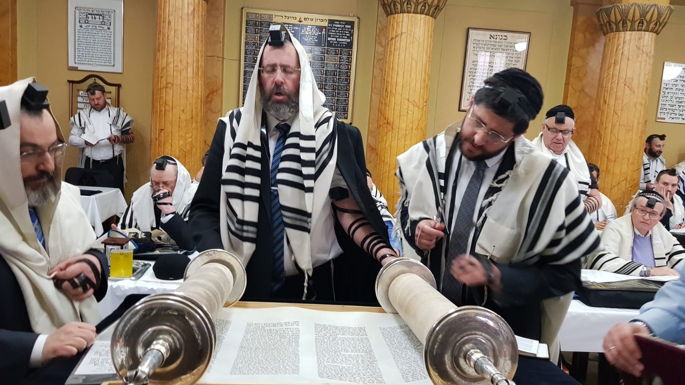 הגר"ד לאו ביקר בקברי הצדיקים בפרנקפורט