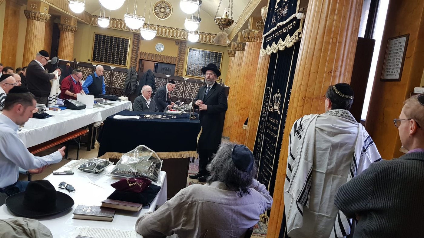 הגר"ד לאו ביקר בקברי הצדיקים בפרנקפורט