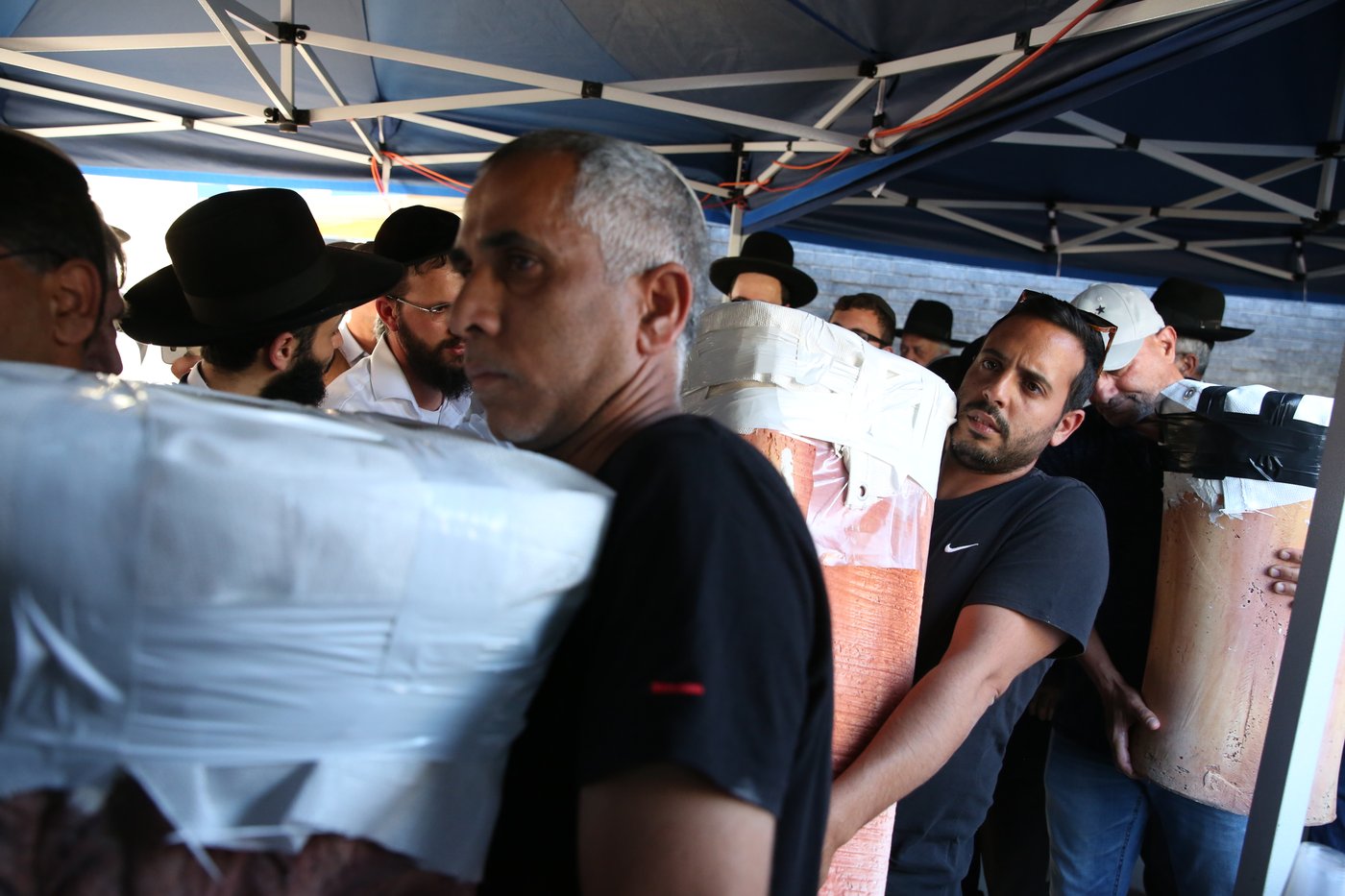 טבריה: שבעת ספרי התורה שנשרפו - נקברו