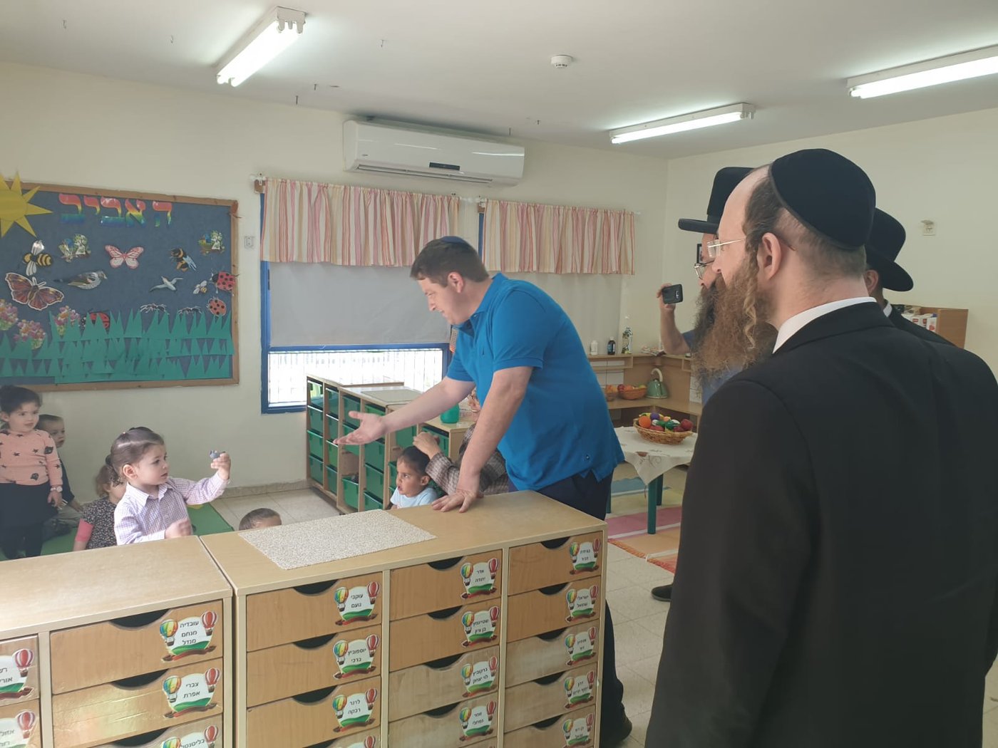 רמי גרינברג הבטיח לחסידים: מבנה לת"ת ולבית הספר