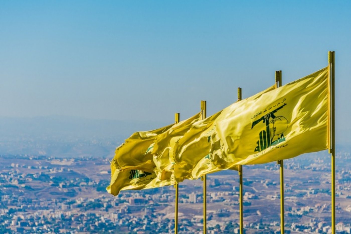 בגלל הסנקציות על איראן: חיזבאללה מקצץ