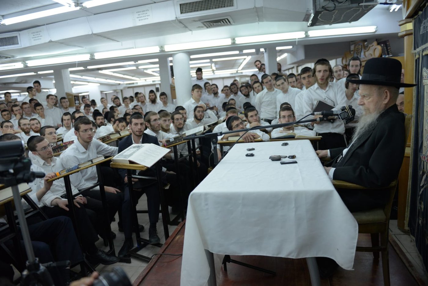 הגר"ג אדלשטיין חיזק את 'אורחות תורה'. צפו