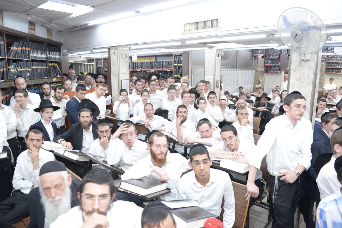 הגר"ג אדלשטיין חיזק את 'אורחות תורה'. צפו