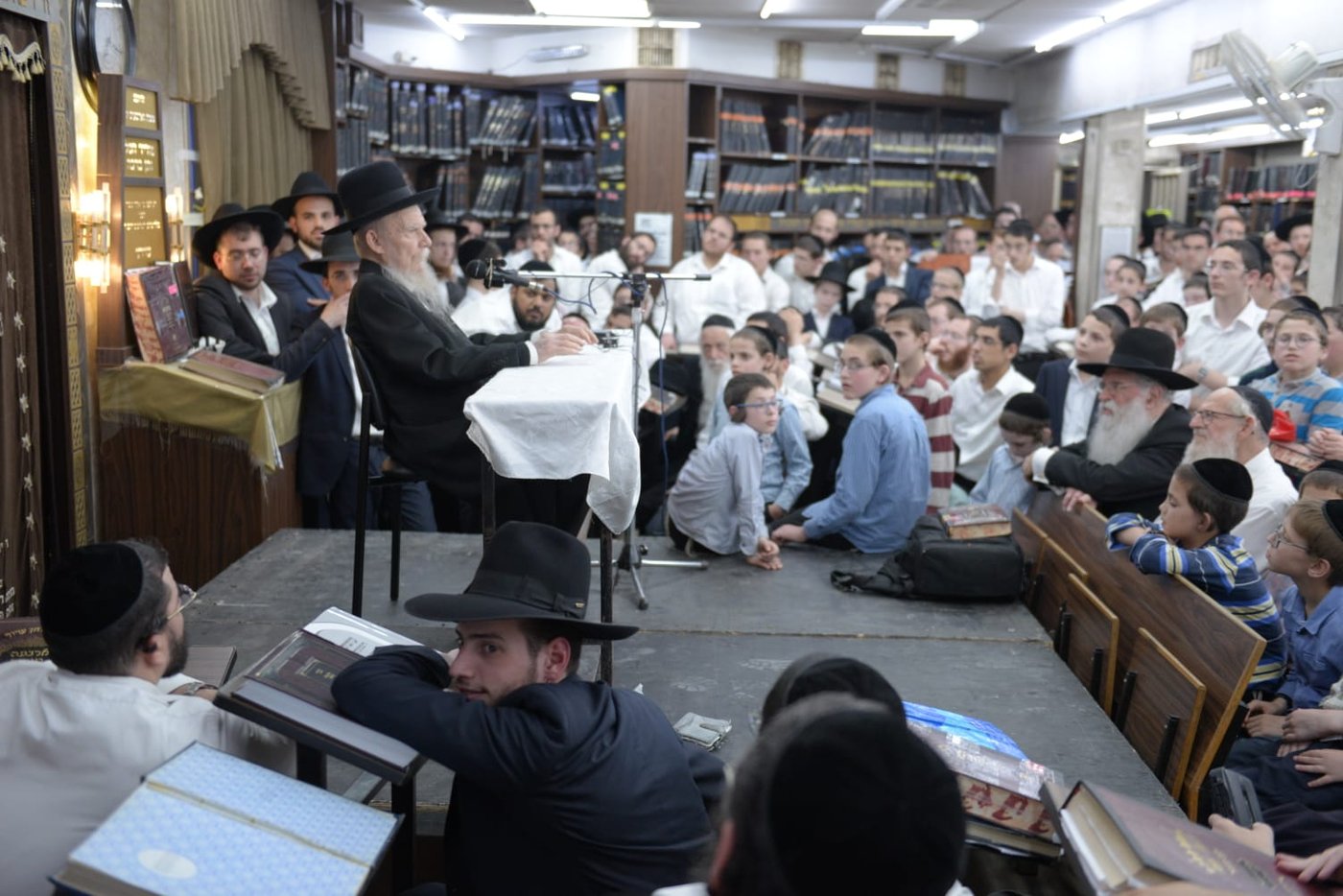 הגר"ג אדלשטיין חיזק את 'אורחות תורה'. צפו