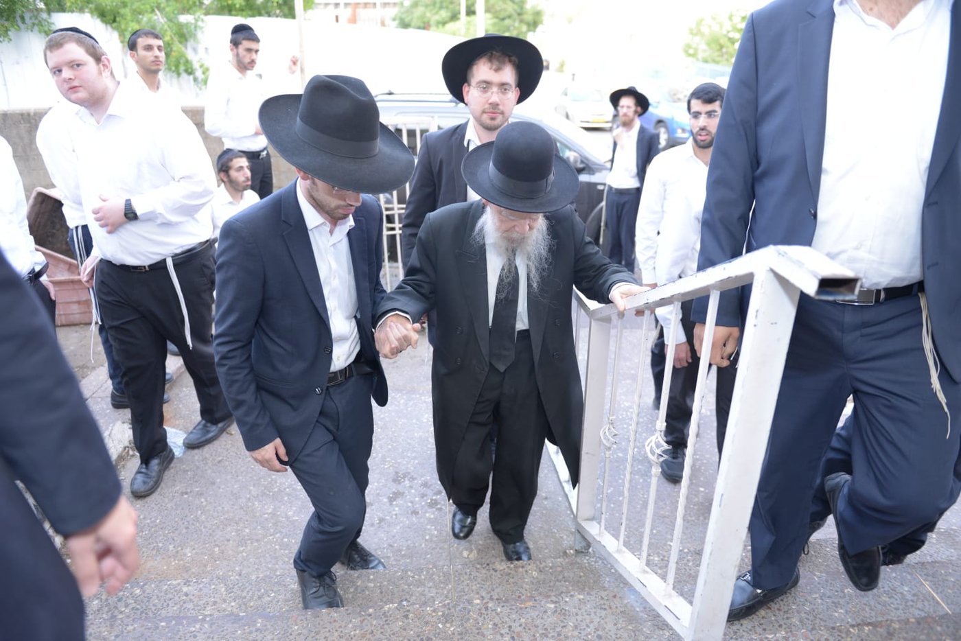 הגר"ג אדלשטיין חיזק את 'אורחות תורה'. צפו