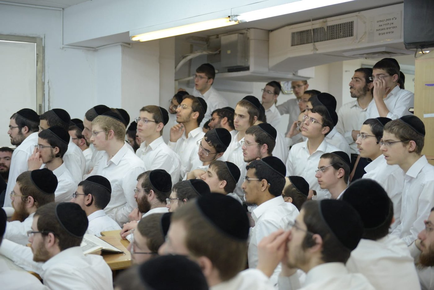 הגר"ג אדלשטיין חיזק את 'אורחות תורה'. צפו