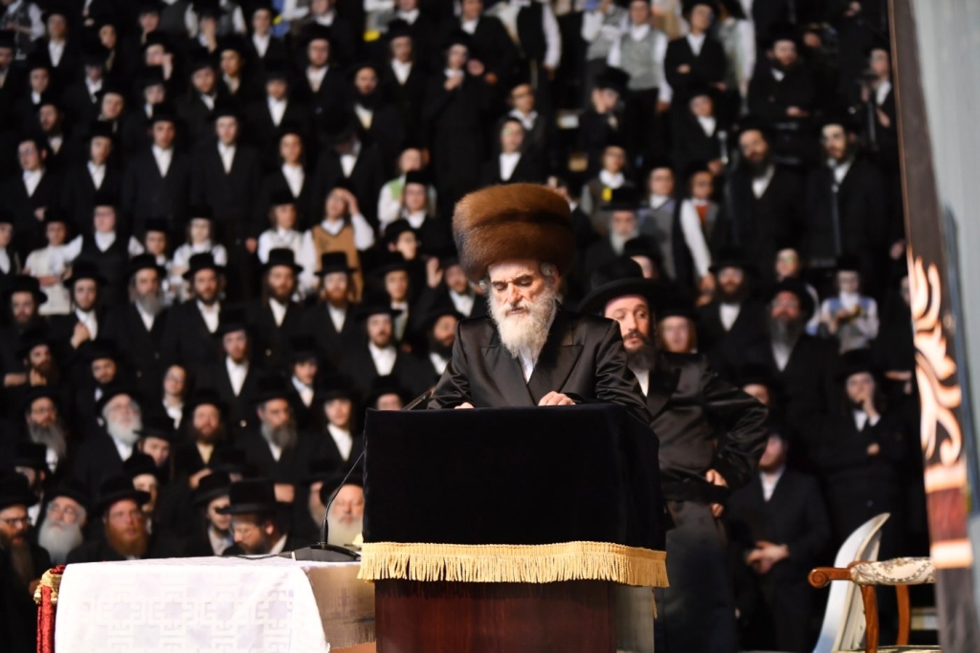 חודש השמחה בויז'ניץ נפתח במירון. תיעוד